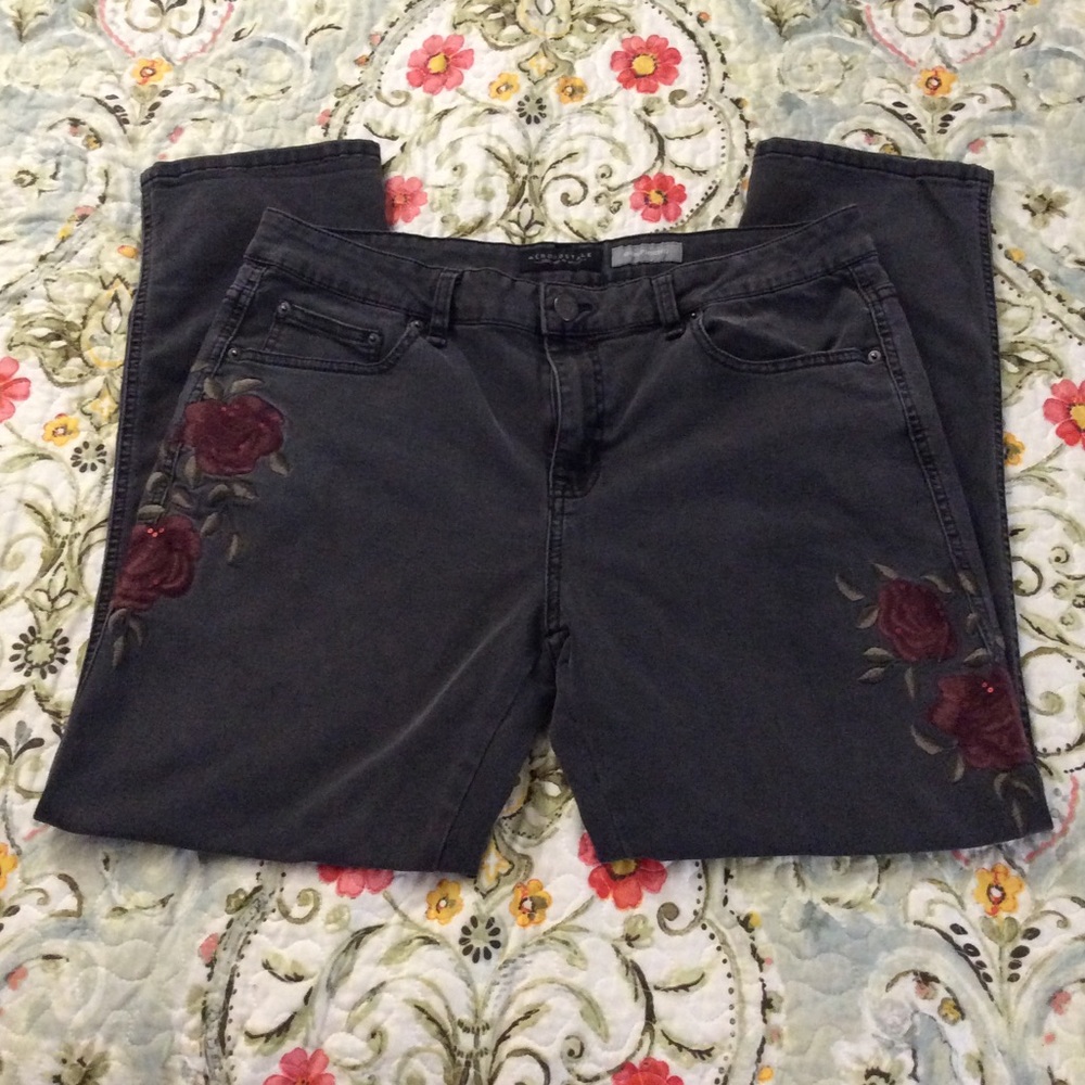 Aeropostale💕 Black Floral Jeans